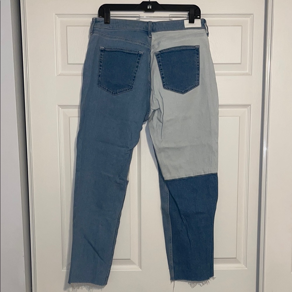 Hollister Curvy High Rise Mom Jeans - Picture 4 of 4